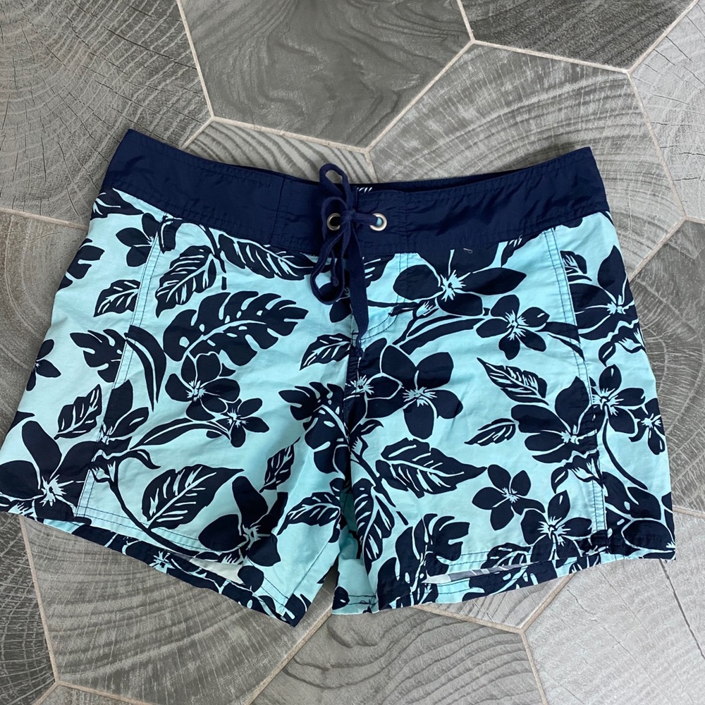 Tommy Bahama Women’s Boardshorts XS